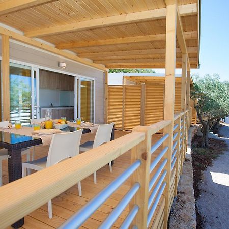 Mobile Homes And Apartments St,Denis Punat Exterior foto