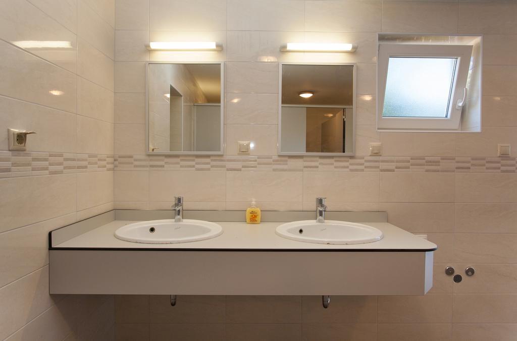 Mobile Homes And Apartments St,Denis Punat Exterior foto