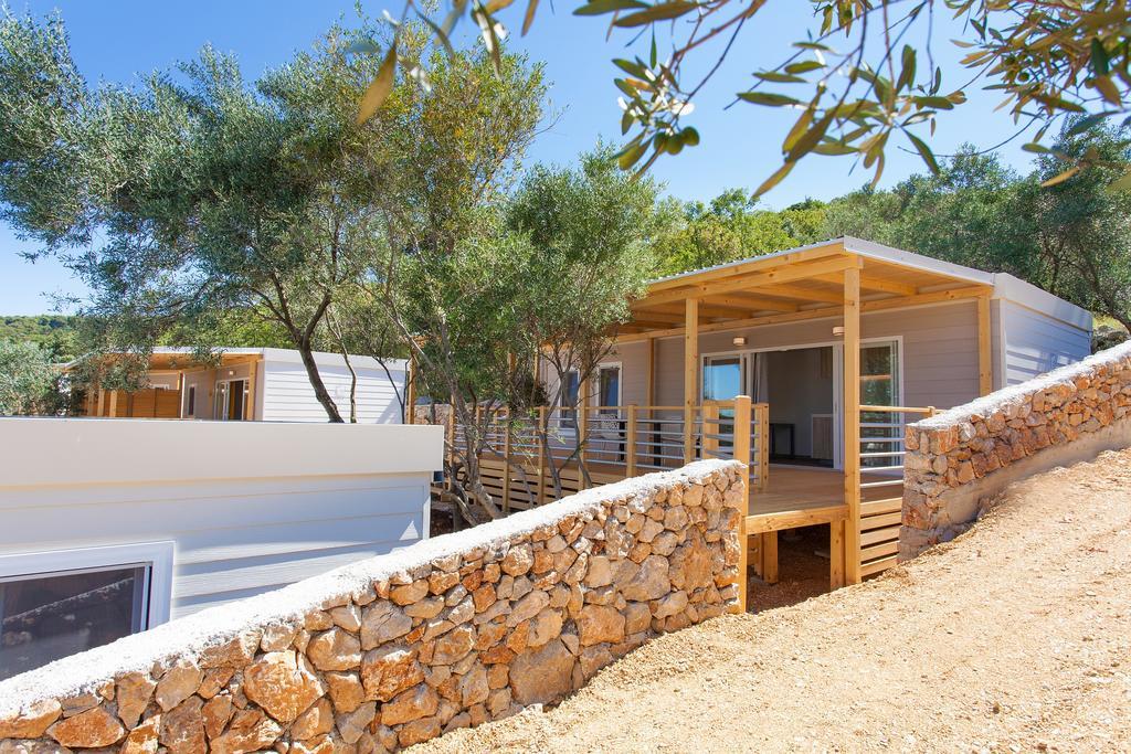 Mobile Homes And Apartments St,Denis Punat Exterior foto