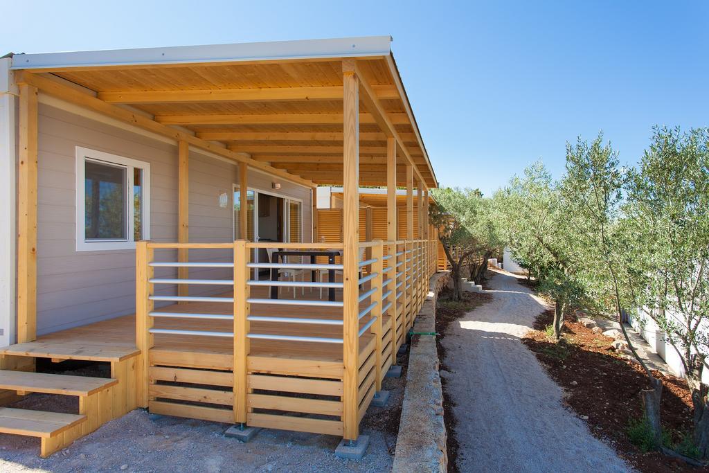 Mobile Homes And Apartments St,Denis Punat Exterior foto