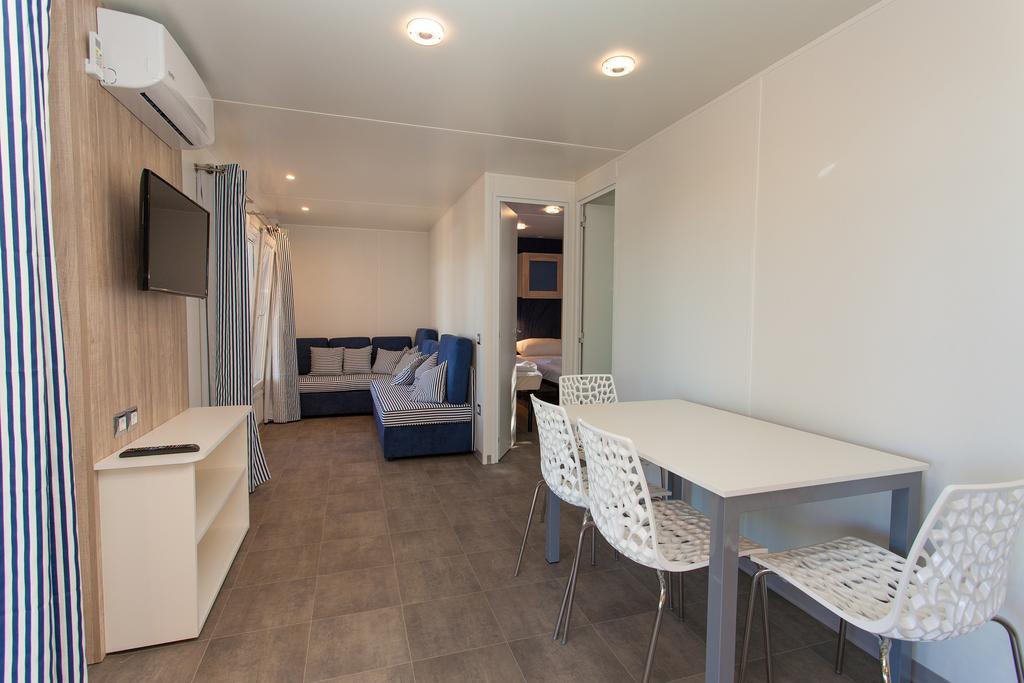 Mobile Homes And Apartments St,Denis Punat Exterior foto