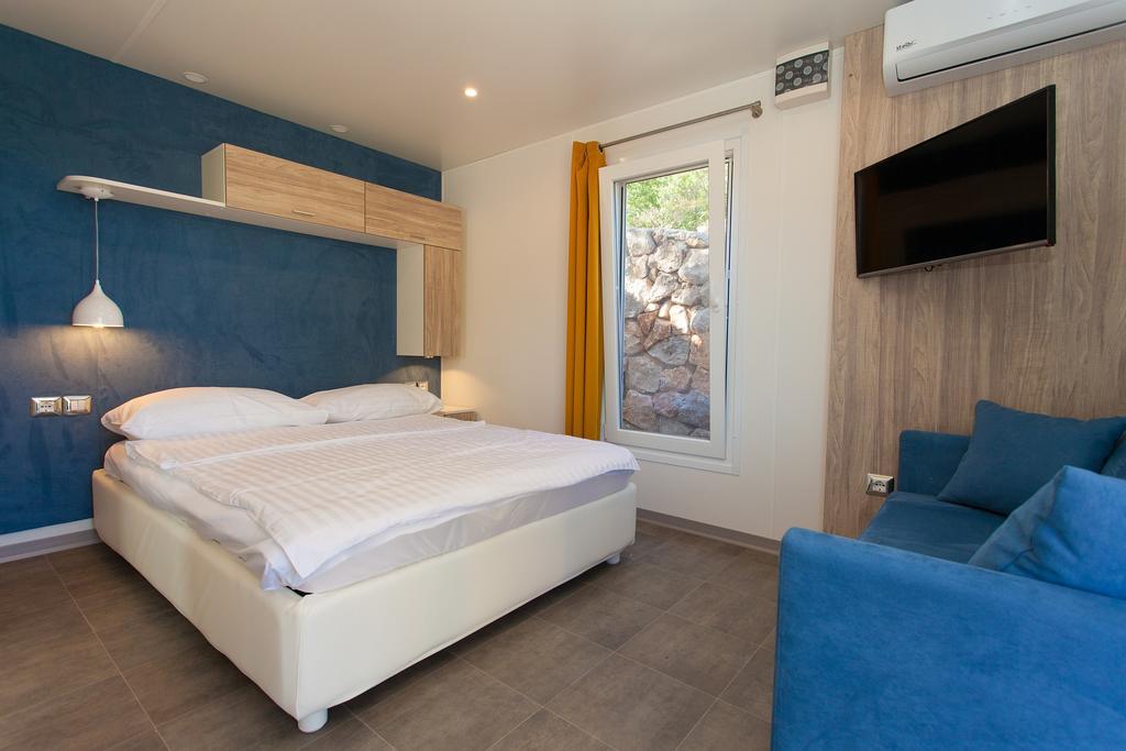 Mobile Homes And Apartments St,Denis Punat Exterior foto